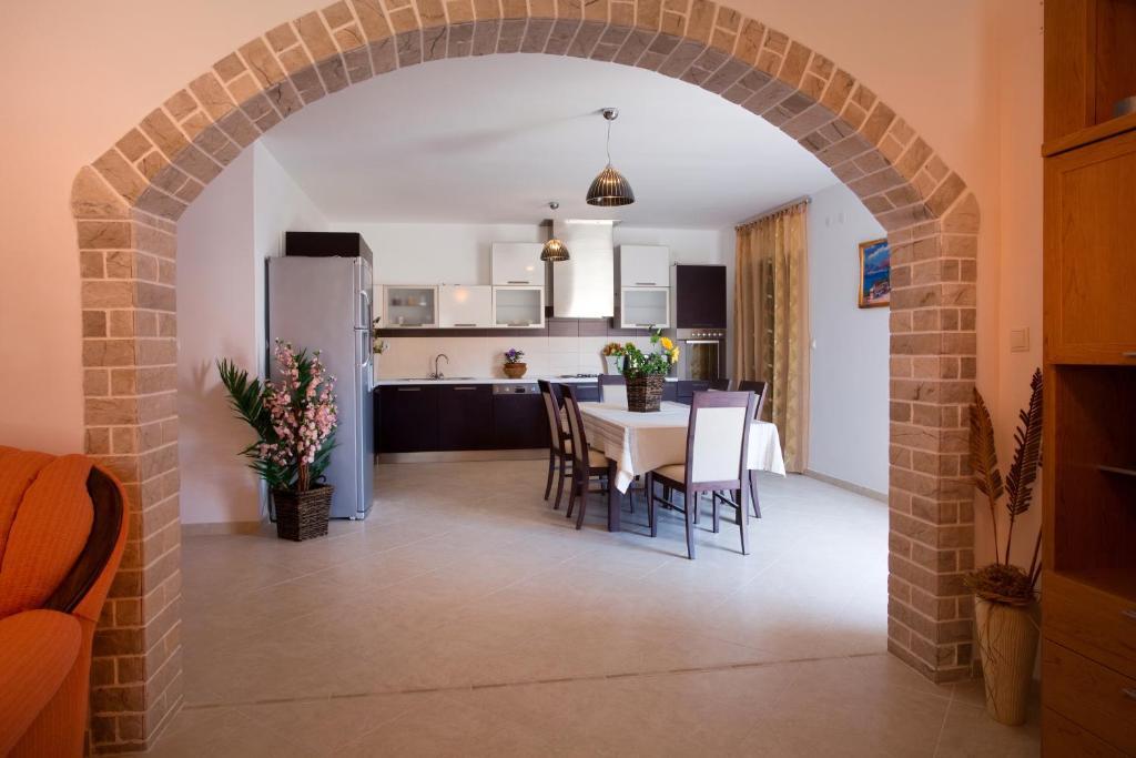 Apartments Andrea Podstrana Pokoj fotografie